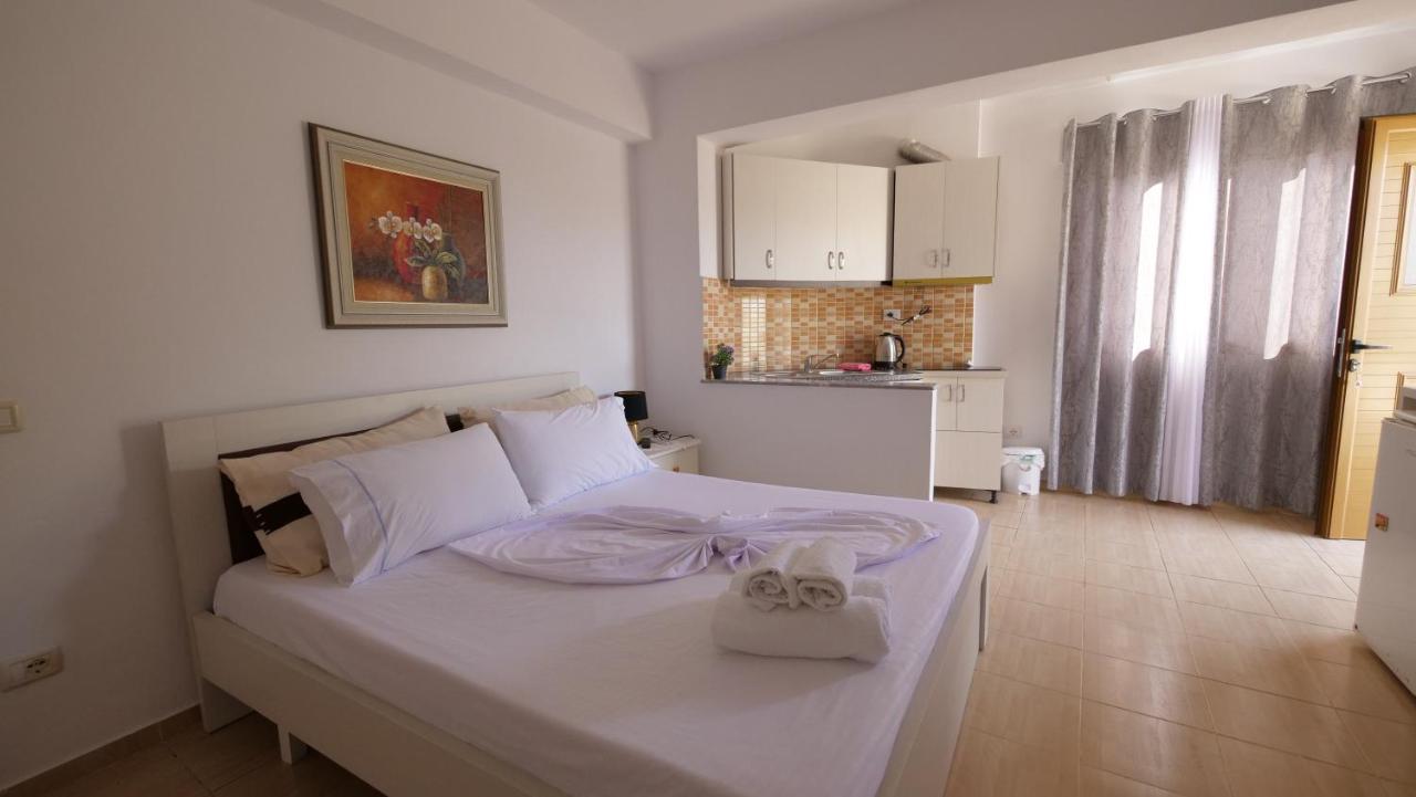 Kiri S.Apartaments Саранда Екстер'єр фото