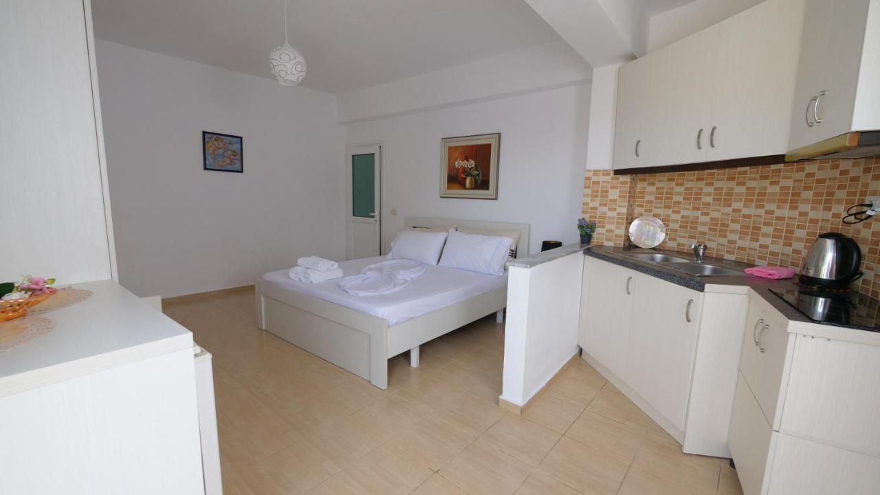 Kiri S.Apartaments Саранда Екстер'єр фото