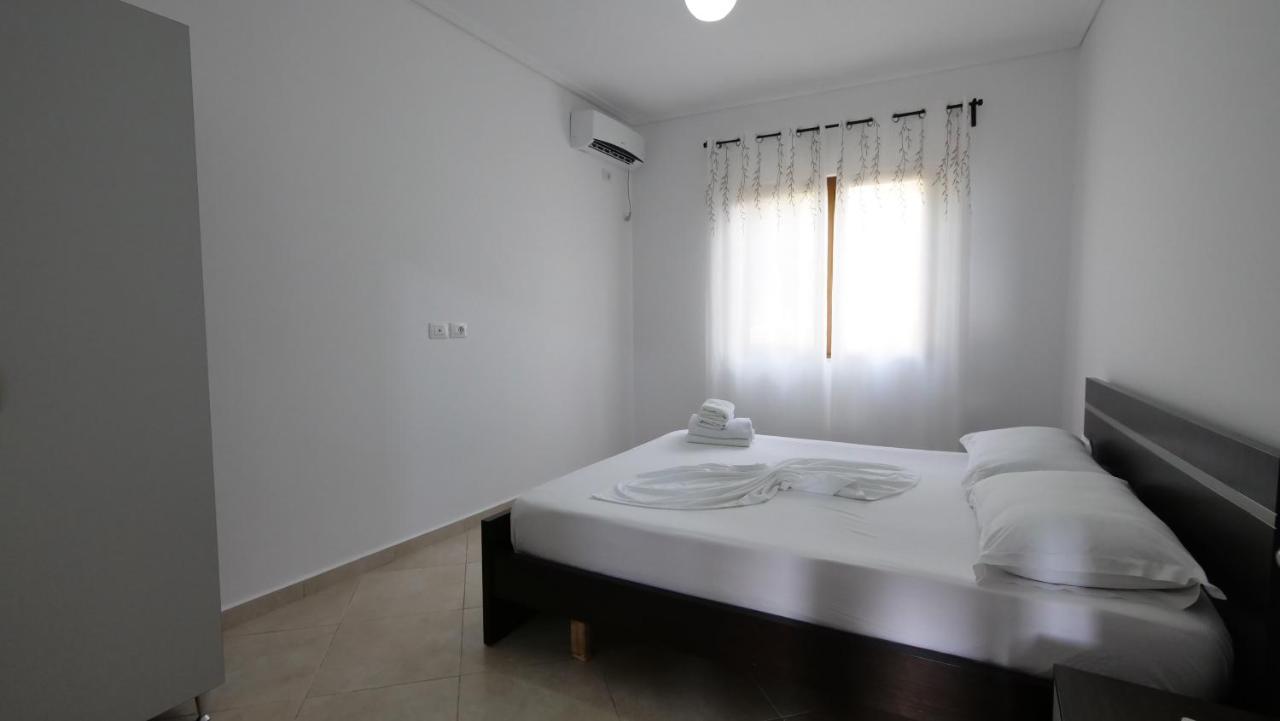 Kiri S.Apartaments Саранда Екстер'єр фото