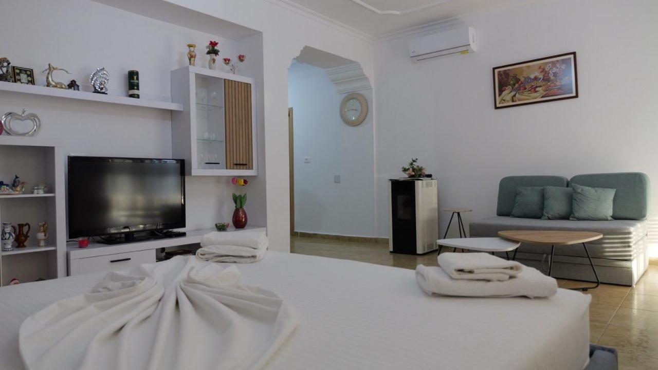 Kiri S.Apartaments Саранда Екстер'єр фото